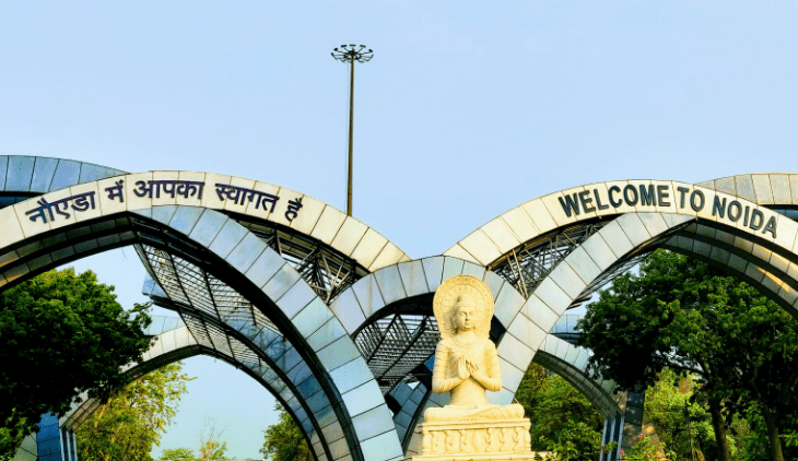 A welcome arch in Noida, India